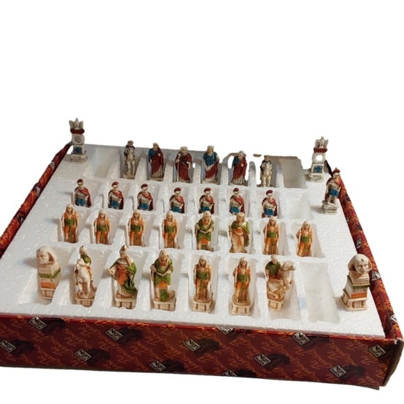 THE BATTLE OF ACTIUM HAND CAVED CHESS GAME  BY GABRIELE PACIONI - Picture 3 of 7